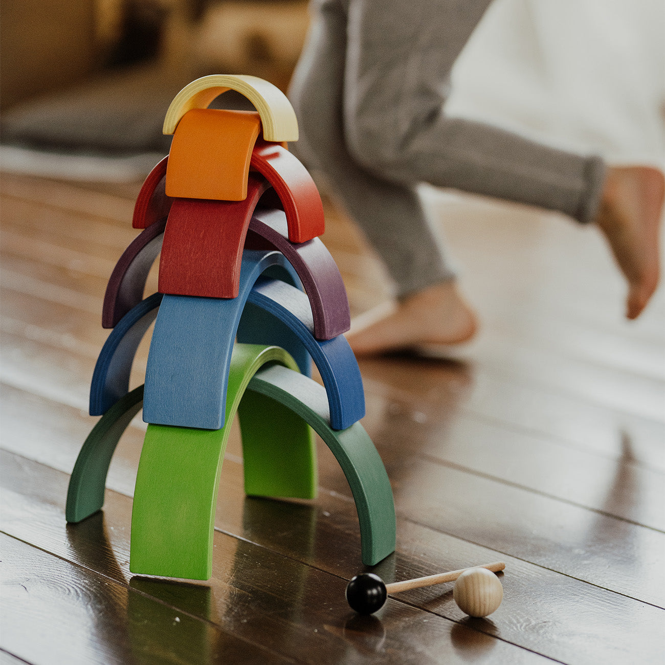 Curcubeu Montessori din lemn colorat, 9 piese @  leg&go