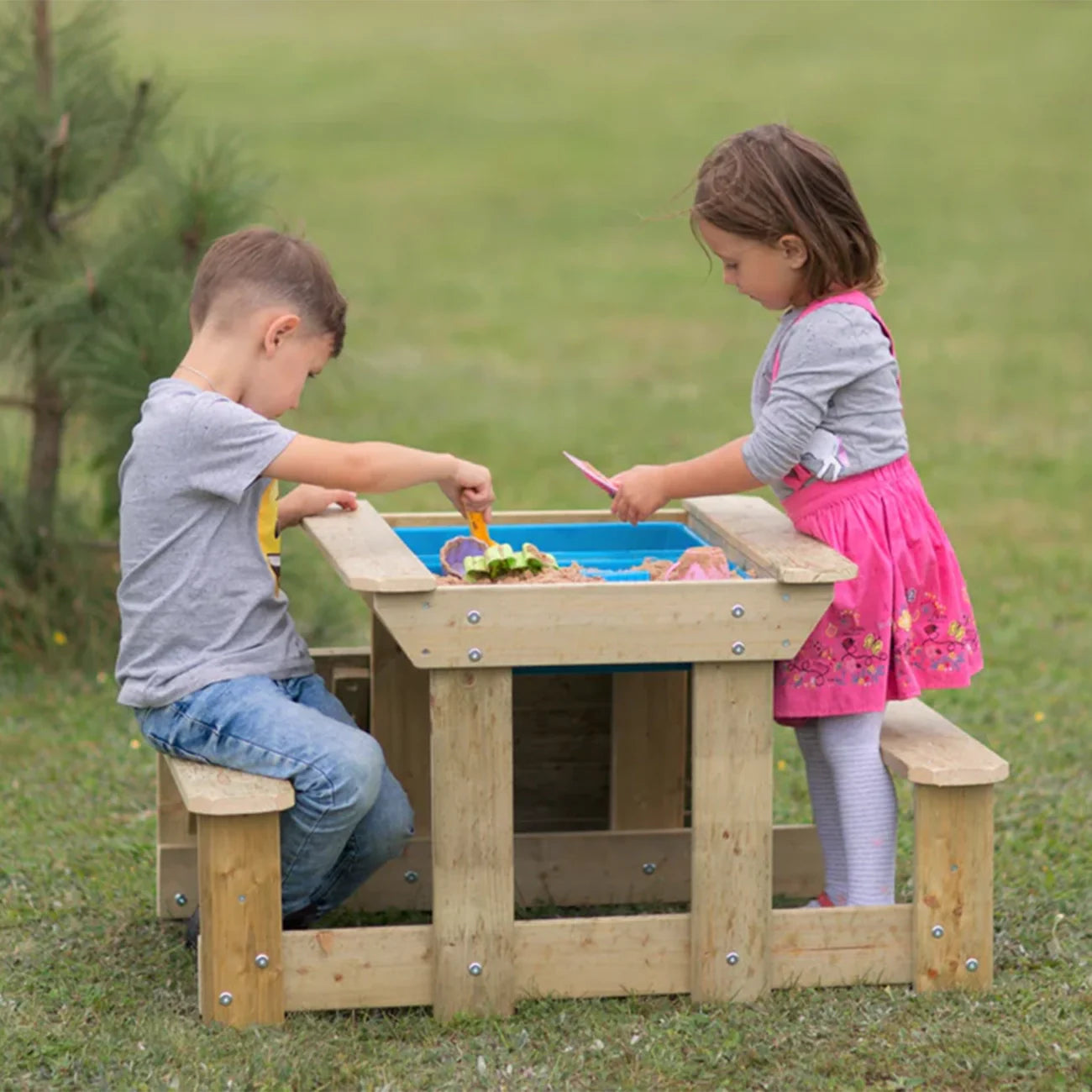 Masa de picnic  senzoriala pentru copii, cu bancute si loc pentru nisip si apa, +3ani, Wendi Toys