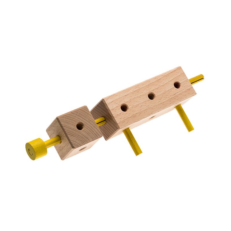 Set cuburi de constructie din lemn Maker World Country, +3 ani, Matador