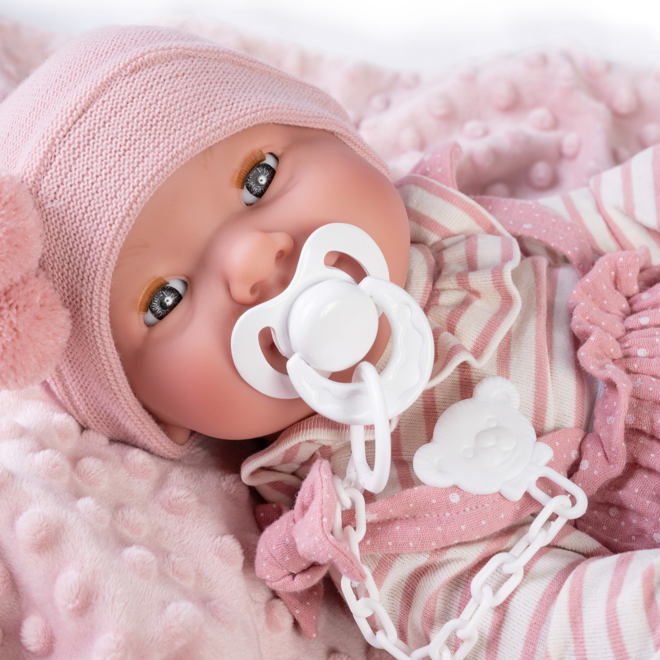 Papusa Fetita, Bebelus Nou Nascut Mia Care Face Pipi, 42 cm, Antonio Juan