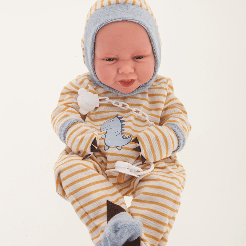 Papusa baietel Bebelus nou nascut, Carlo cu pijama dinozaur, 42 cm, Antonio Juan