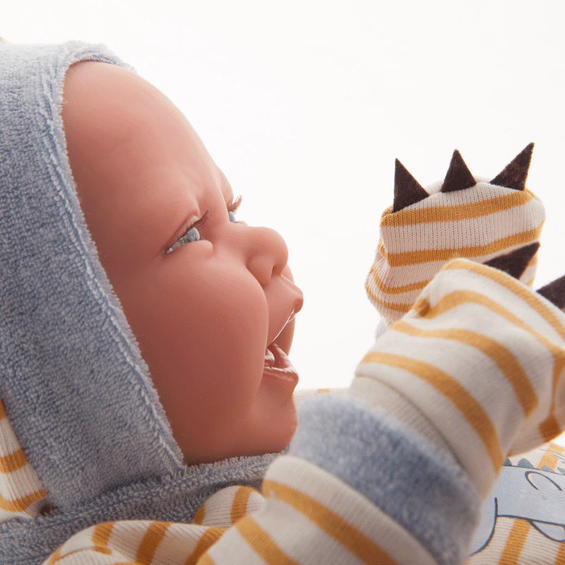 Papusa baietel Bebelus nou nascut, Carlo cu pijama dinozaur, 42 cm, Antonio Juan