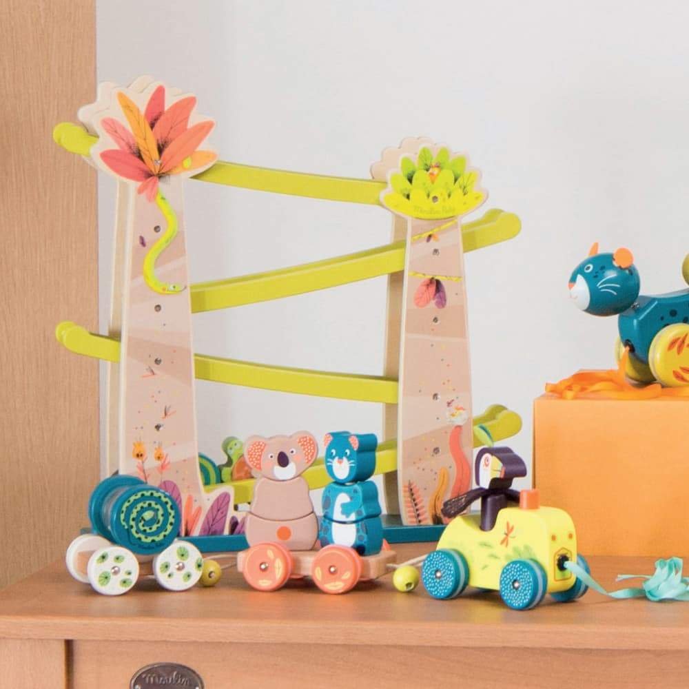 Cascada interactiva din lemn cu animalute, Dans le Jungle, Moulin Roty