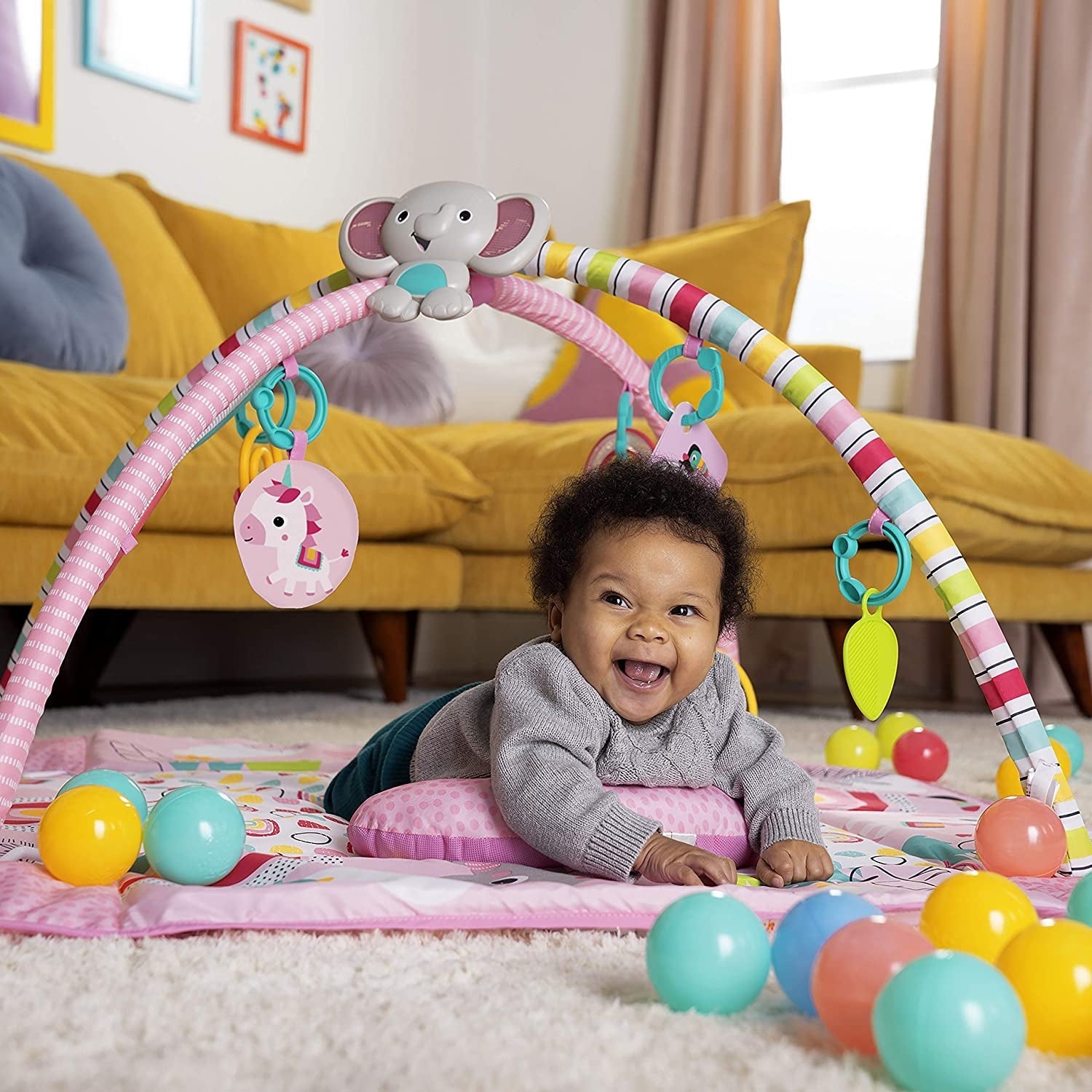 Bright Starts - Salteluta de activitati 5 in 1 Gym & Ball Pit Rainbow Tropics