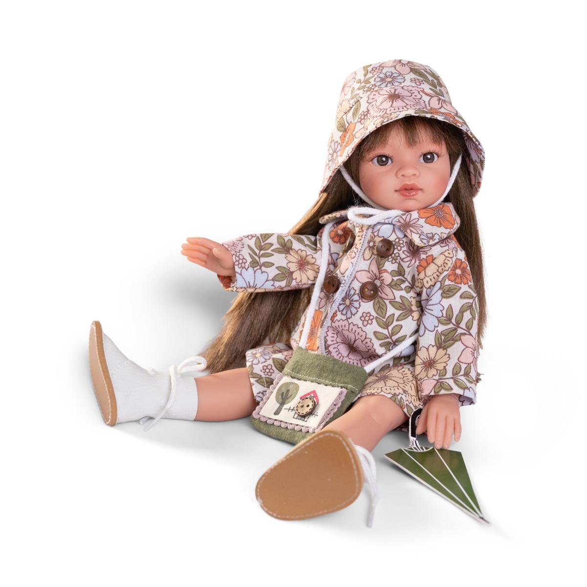 Papusa Fashion Fetita Emily Chubasquero, Corp din Vinil, 33 cm, +3 ani, Antonio Juan