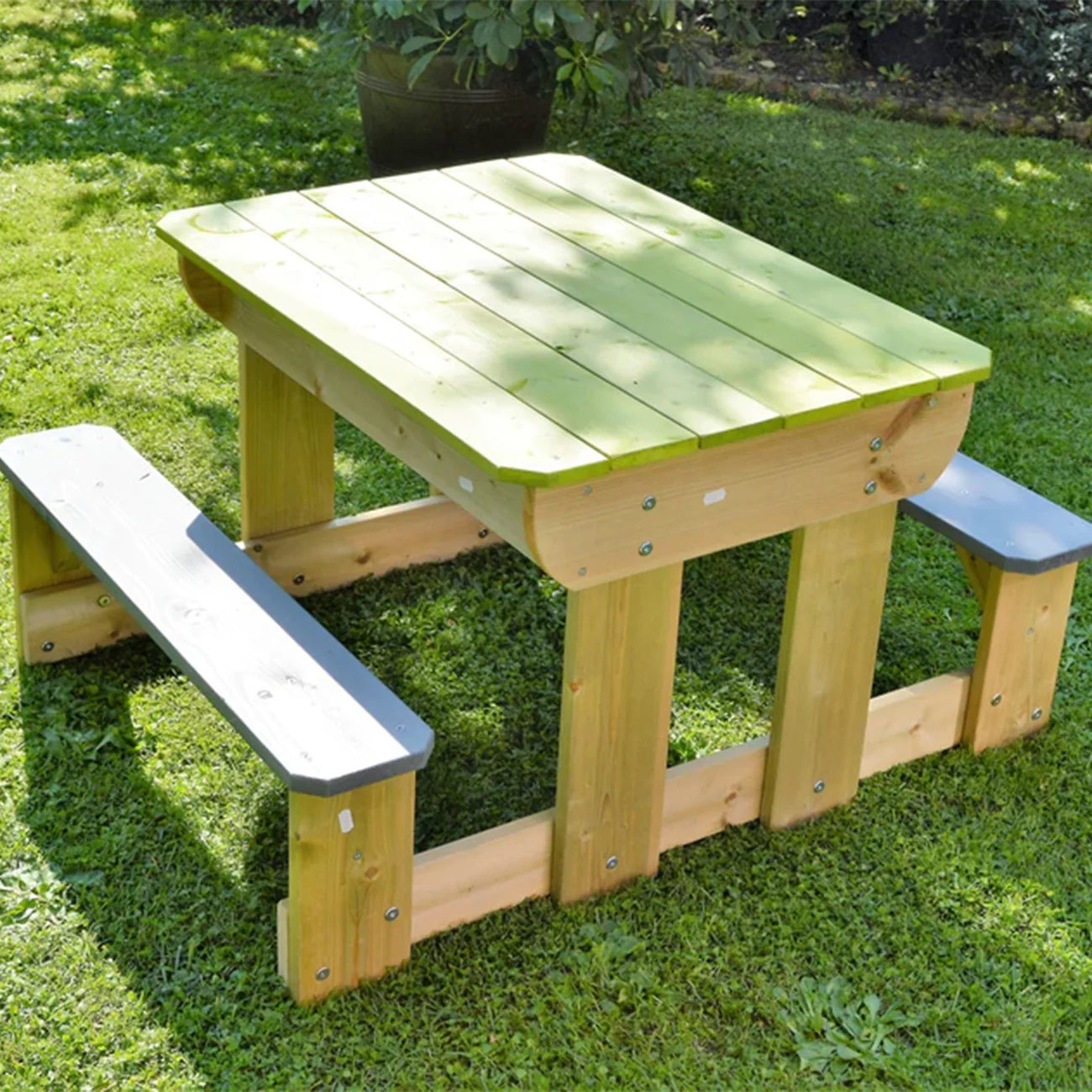 Masa de picnic senzoriala pentru copii, Deluxe cu bancute si loc pentru nisip si apa, +3ani, Wendi Toys