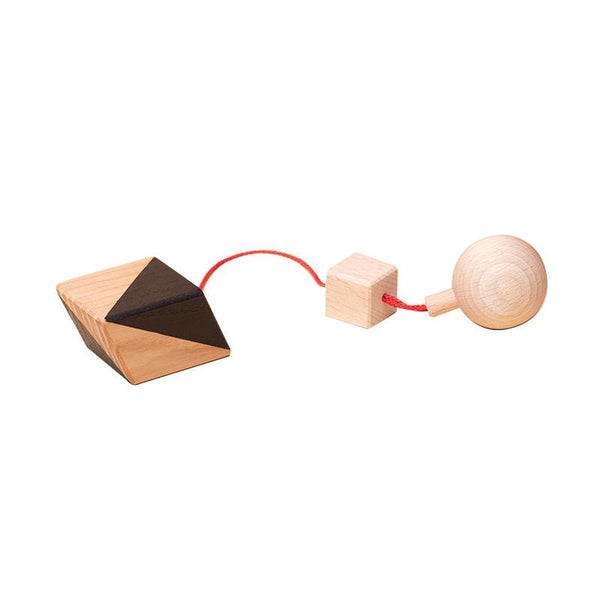 Jucarie din lemn corp geometric romboedru, natur-negru, pentru carusel / centru de activitati, Mobbli - Manute Creative