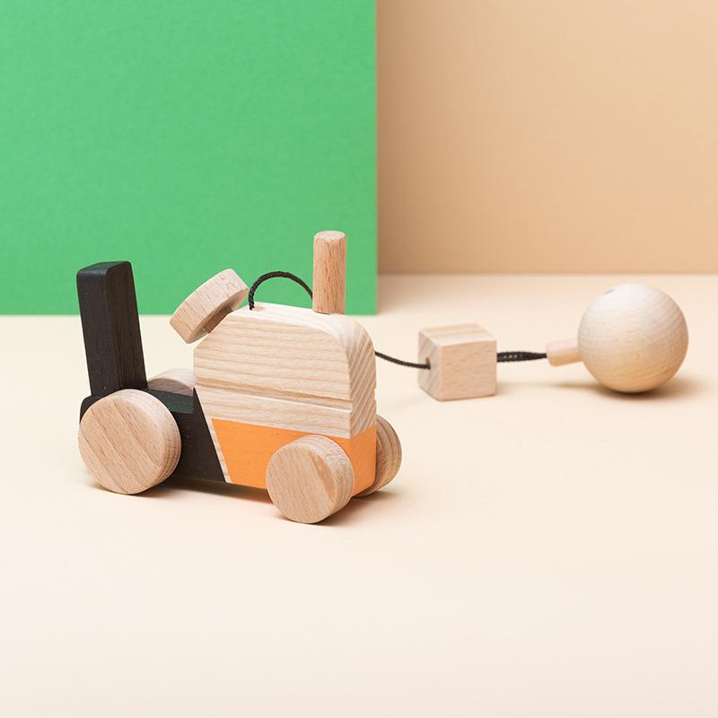 Jucarie din lemn tractor, colorat, pentru carusel / centru de activitati, Mobbli - Manute Creative