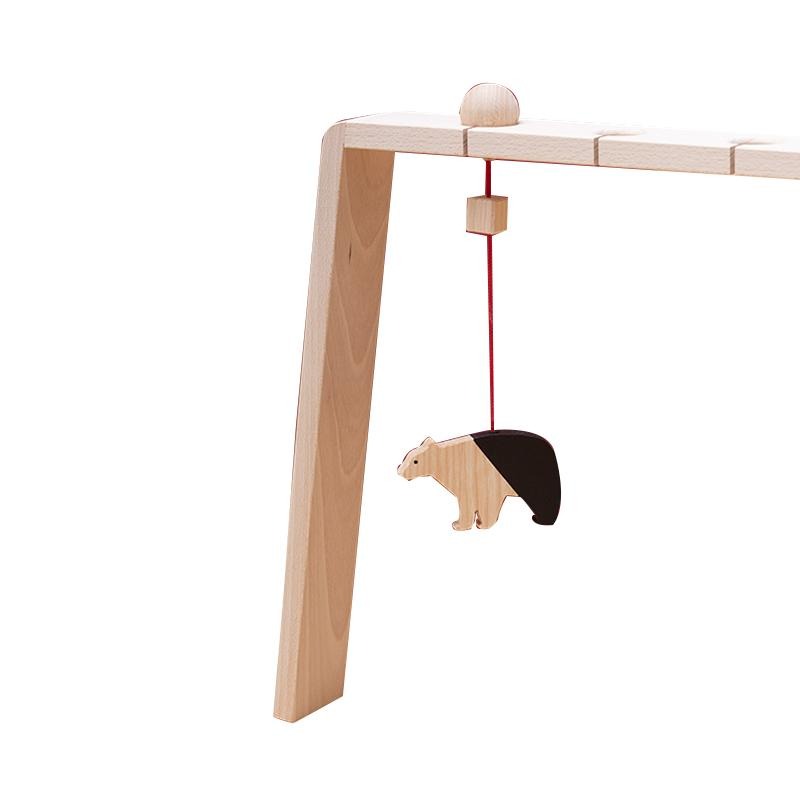 Jucarie din lemn urs polar, natur-negru, pentru carusel / centru de activitati, Mobbli - Manute Creative