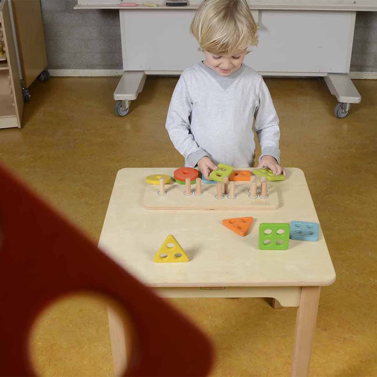 Puzzle sortator 4 forme geometrice din lemn, +2 ani, Masterkidz