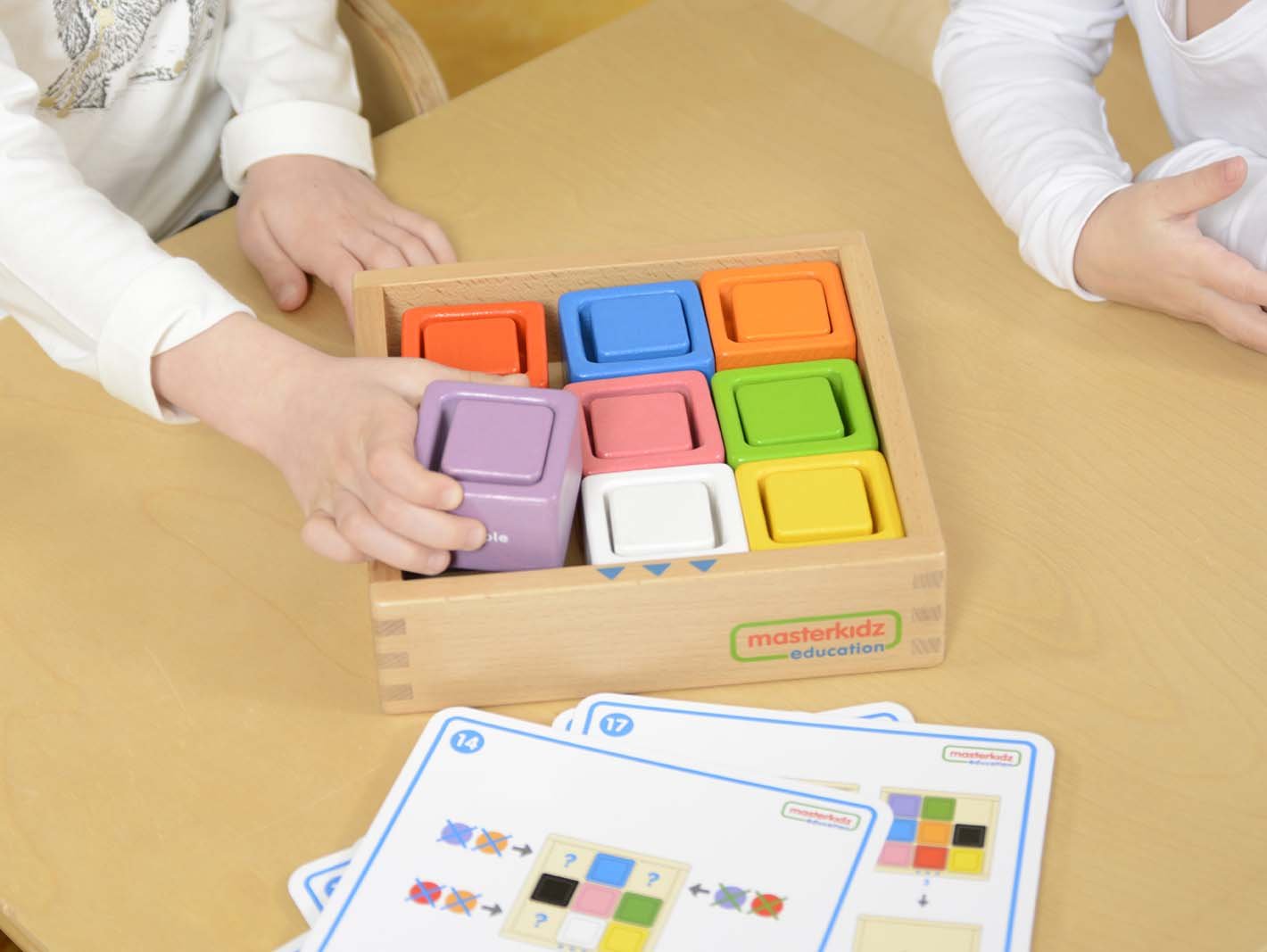 Set educativ cuburi si patrate-recipient, din lemn,+2 ani, Masterkidz