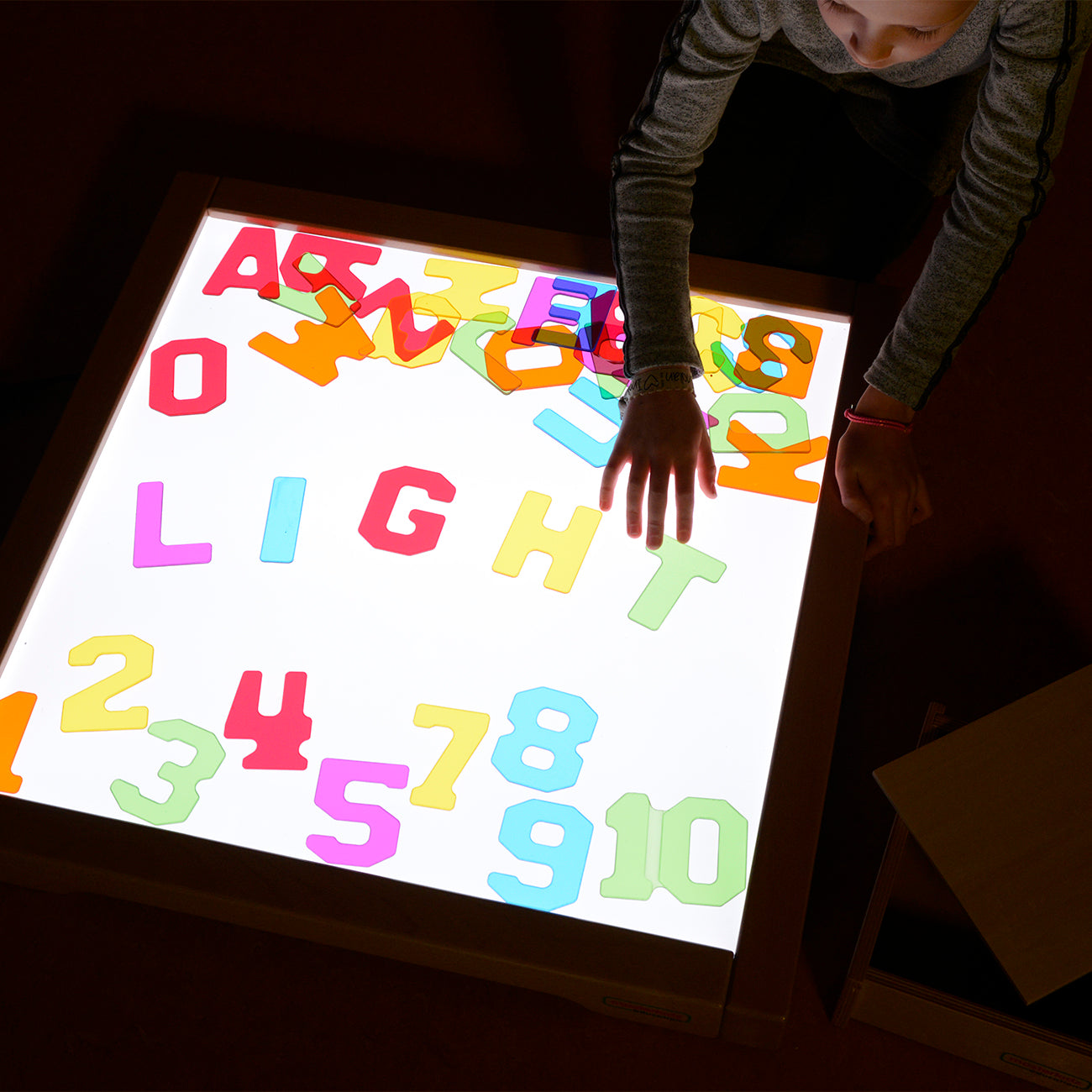 Set litere si cifre acrilic colorat transparent, +3 ani, Masterkidz
