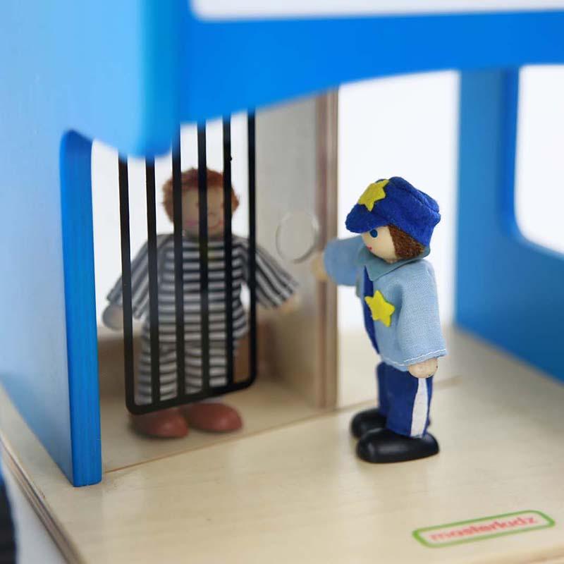 Statie de politie de jucarie, din lemn, +3 ani, Masterkidz - Manute Creative