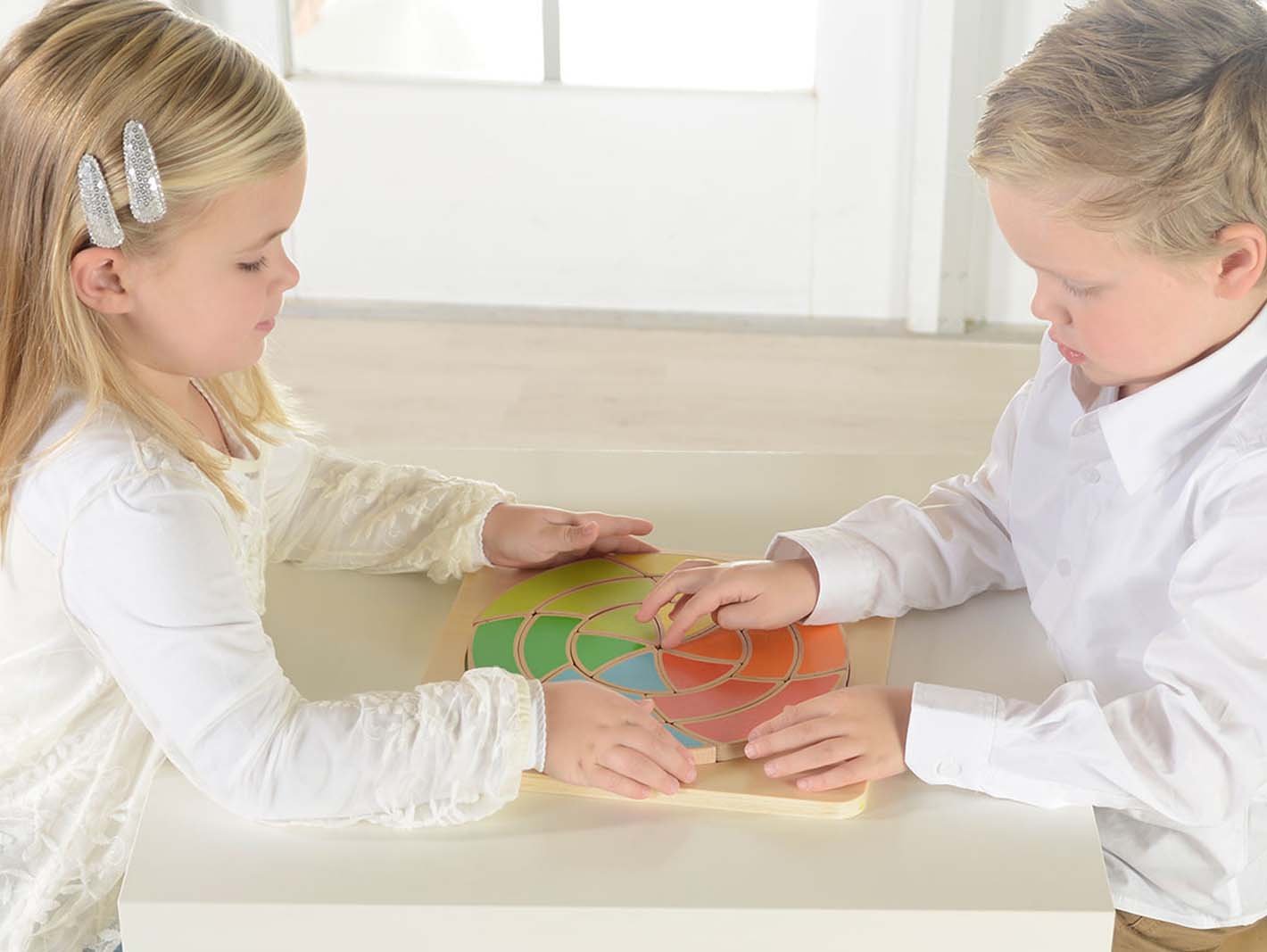 Joc creativ Mozaic circular, din lemn, +18 luni, Masterkidz