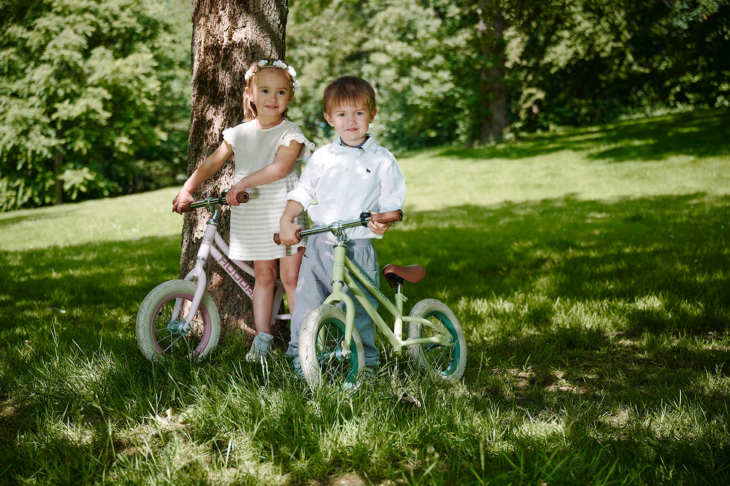 Bicicletă De Echilibru Retro Verde Cu Cos, Buzunar Si Claxon Vintage, Hudora
