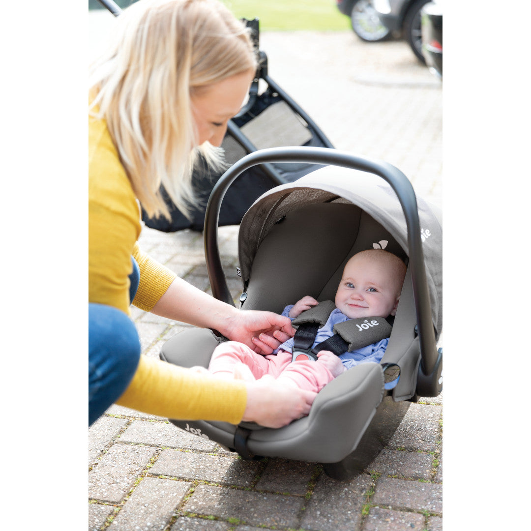 Scoica auto i-Snug 2 cu tetiera reglabila, 40-75 cm, Pebble, testata ADAC si certificata R129, Joie