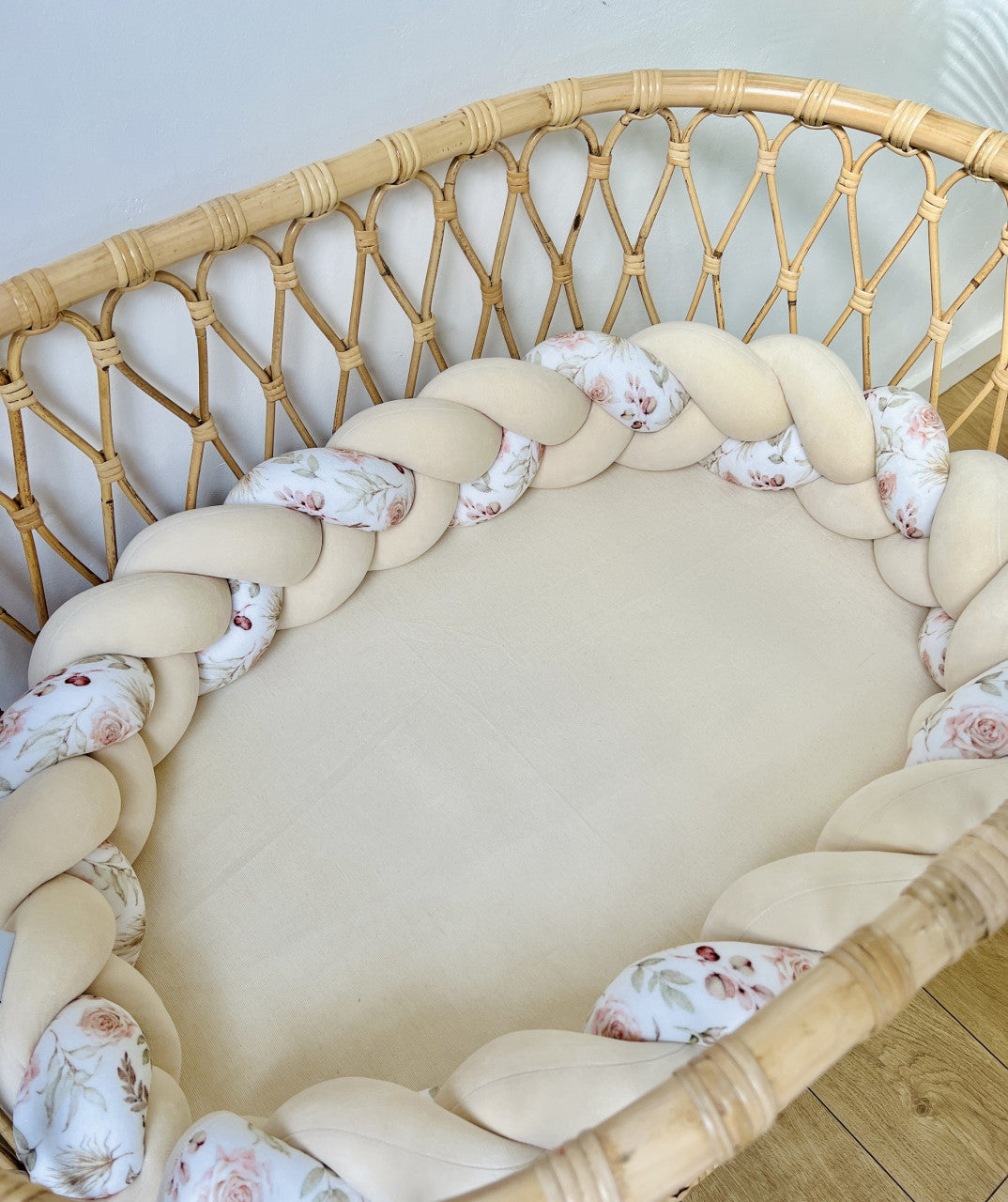 Babynest 2in1 pentru copii, cu margini impletite, din bumbac catifelat Velvet, Almond Flowers, Sparrow