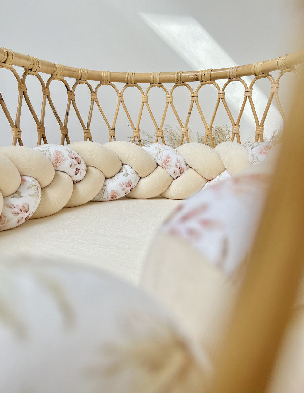 Babynest 2in1 pentru copii, cu margini impletite, din bumbac catifelat Velvet, Almond Flowers, Sparrow