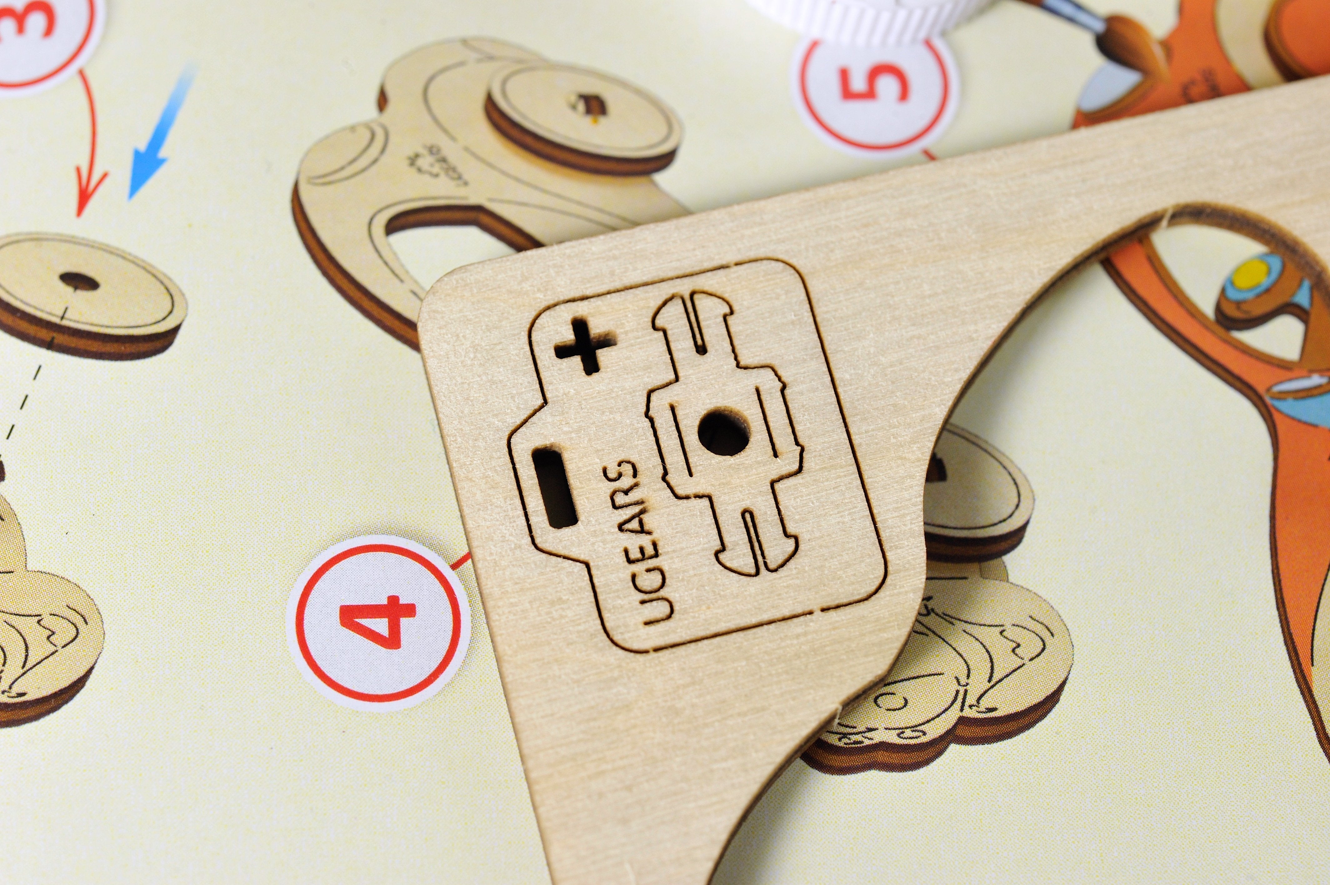 Puzzle 3D Masina, din lemn, +5 ani, uGears