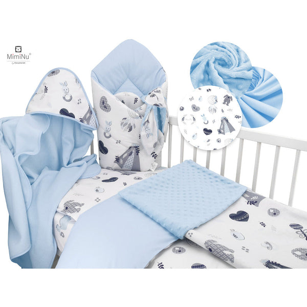 Set pentru bebelusi, 6+1 piese, Cu paturica de infasat, Prosop, Paturica, Cearceaf 120x60 cm, Fata de perna, Husa pilota, Jucarie textila senzoriala, Din bumbac certificat Oeko Tex Standard 100, 135x100 cm, Baby Shower Blue, MimiNu