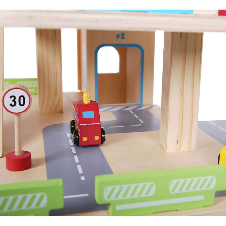 Parcare din Lemn, cu 3 Etaje, Garaj cu Lift, 4 Masinute si Indicatoare Rutiere, Ecotoys