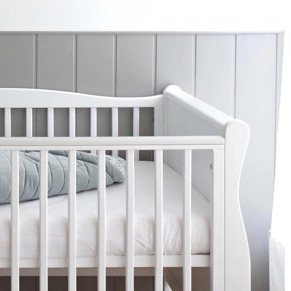 Patut Bebe, 120x60 cm, din Lemn Masiv,  Noble Alb, Woodies Safe Dreams