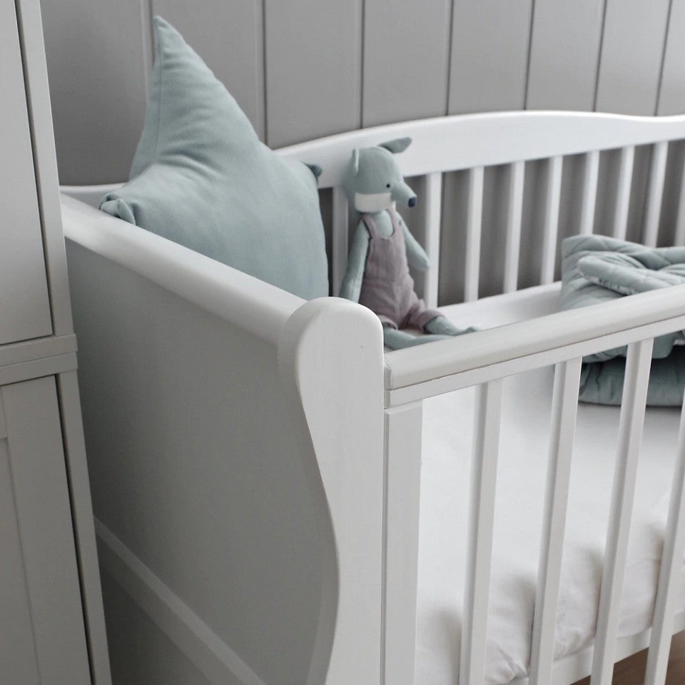 Patut Bebe, 120x60 cm, din Lemn Masiv,  Noble Alb, Woodies Safe Dreams