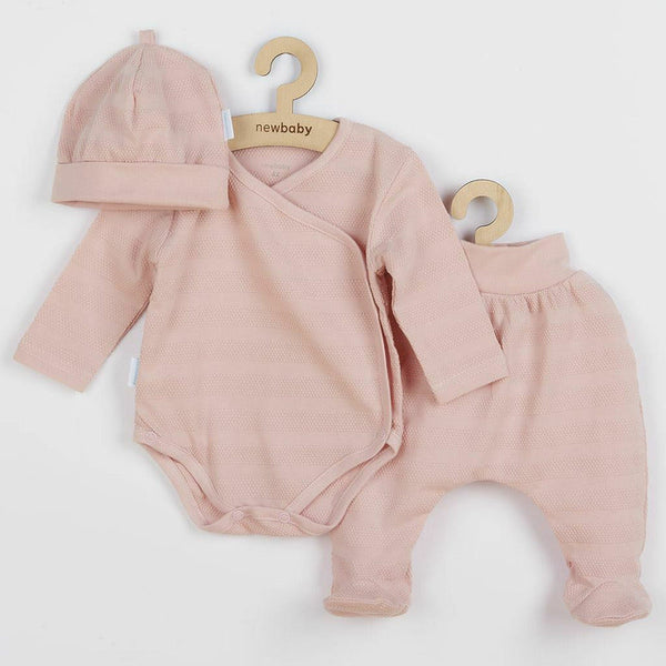 Set 3 piese: body cu maneca lunga, pantalonasi cu botosei, caciulita, Marime 62, Din bumbac 100%, I am Pink, New Baby