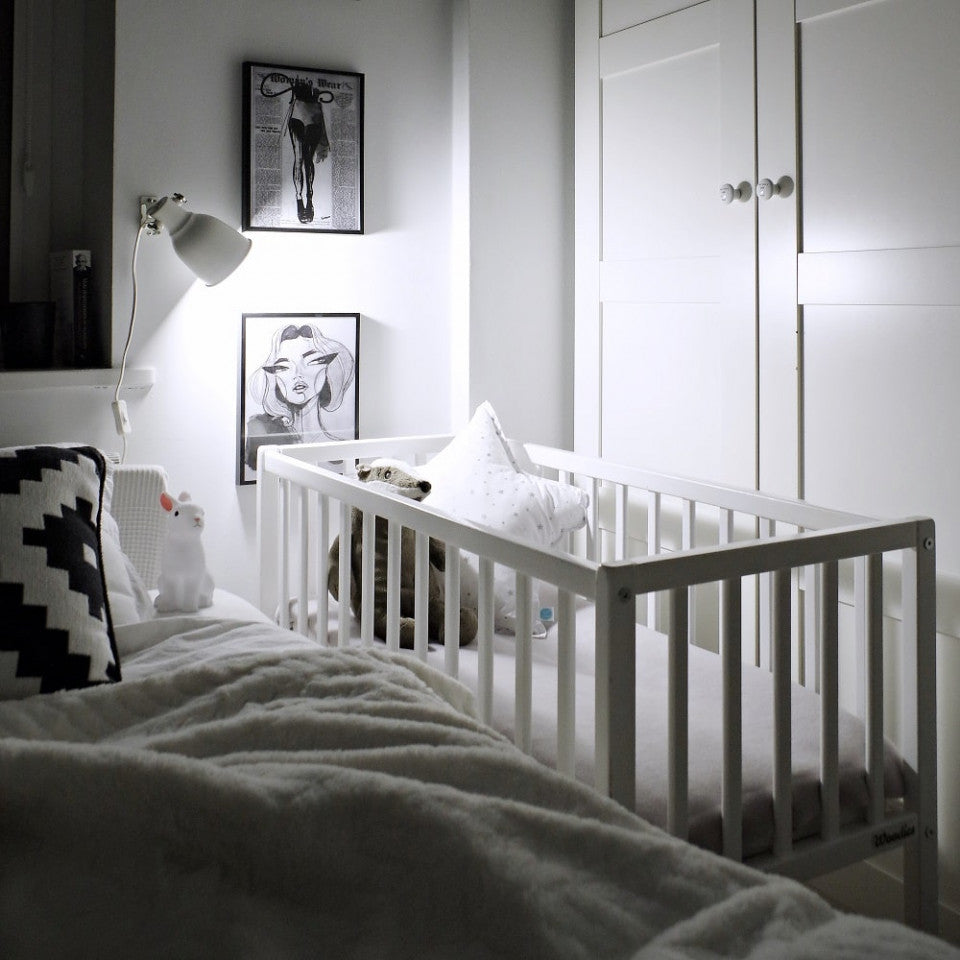 Set - Patut Mic Bebe, 90x40 cm, din Lemn Masiv AlbDream Crib + Saltea Confort II 90 cm x 40 cm x 8 cm, Woodies Safe Dreams