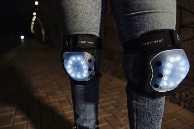Set Protecții Role Cu Leduri, Mărimea S, Hudora