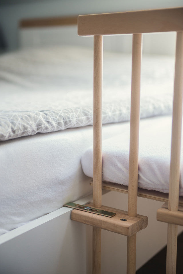 Patut copii Rotund 5 in 1 Natural, Sistem de Leganare, Saltele Incluse, Transformabil, Co-Sleeper, Tarc de Joaca, Masa si Scaun Activitati, Waldin