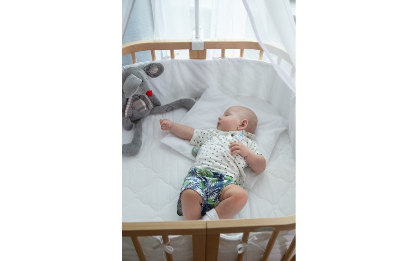 Set Patut Rotund Evolutiv 7in1 Natural, Saltele Incluse, Transformabil, Co-Sleeping + Baldachin, Lenjerie si Aparatori albe, Waldin