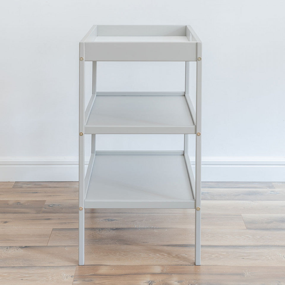 Changer Grey - Masa de Schimbat Pentru Bebelusi Lemn Masiv, 76cm x 44cm x 86 cm, Cu 2 Rafturi De Depozitare Inalte, Woodies Safe Dreams