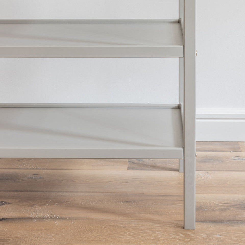 Changer Grey - Masa de Schimbat Pentru Bebelusi Lemn Masiv, 76cm x 44cm x 86 cm, Cu 2 Rafturi De Depozitare Inalte, Woodies Safe Dreams
