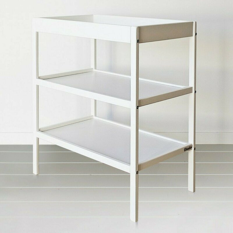Masa de Schimbat Pentru Bebelusi Classic Changer Lemn Masiv, 76cm x 44cm x 86 cm, Cu 2 Rafturi De Depozitare Inalte, Woodies Safe Dreams